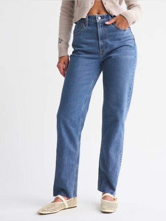 Abercrombie & Fitch Denim - Abercrombie & Fitch 90's Straight‎ Ultra High Rise Blue Wash Raw Hem 34/18 Short